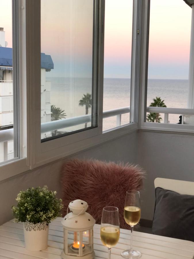 Victoria Luxury Beachfront Apartment In Benalmadena Costa Экстерьер фото
